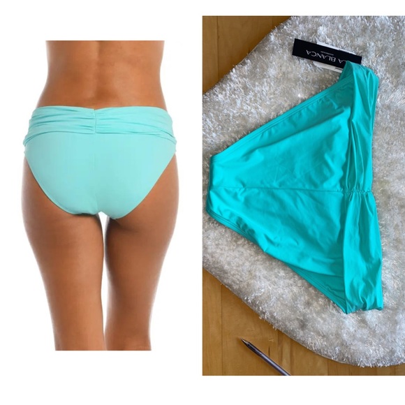 La Blanca
Deluxe Island Goddess Reversible Hipster Swim Bikini Bottom - Picture 2 of 9